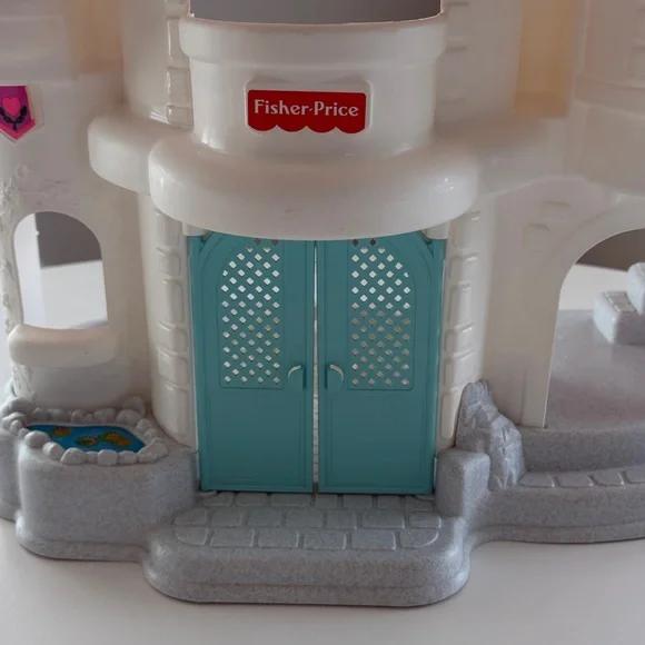 Fisher Price Once Upon a Dream Palace - Picture 2 of 14